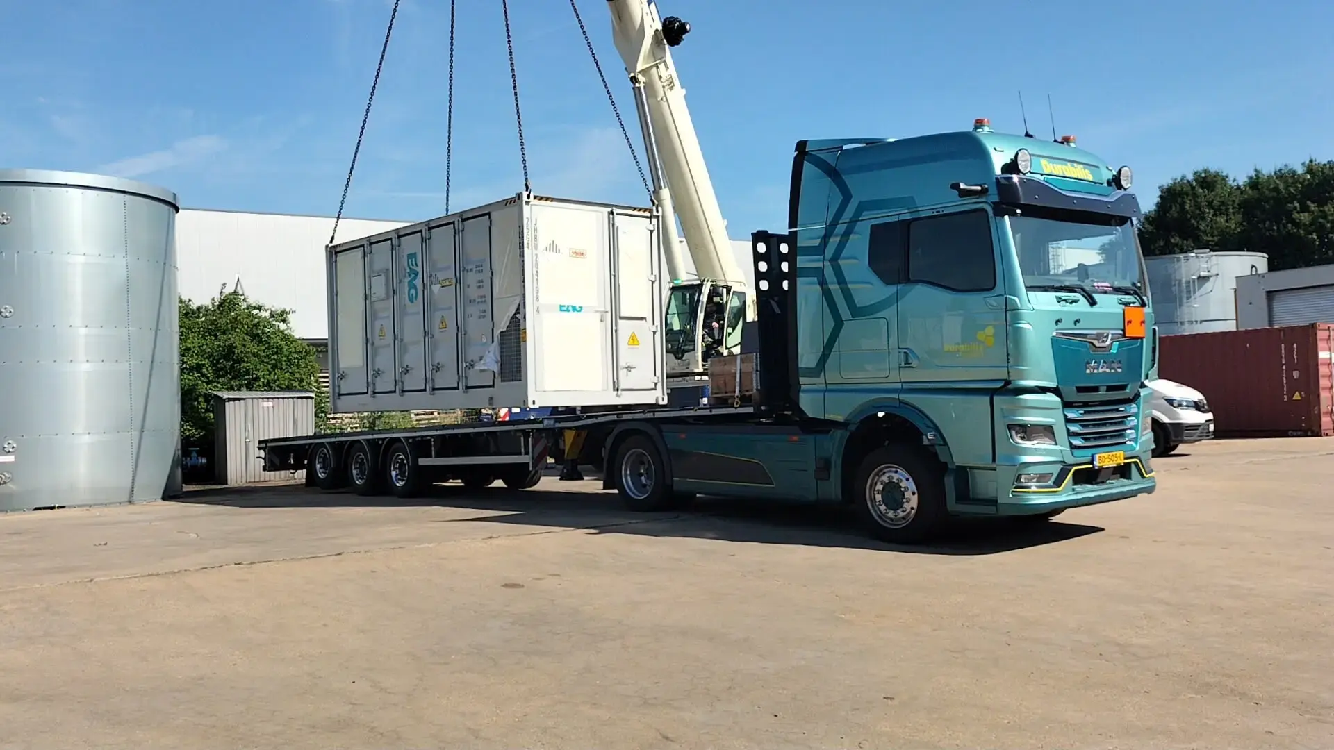 Laden accutransport met kraan (1)