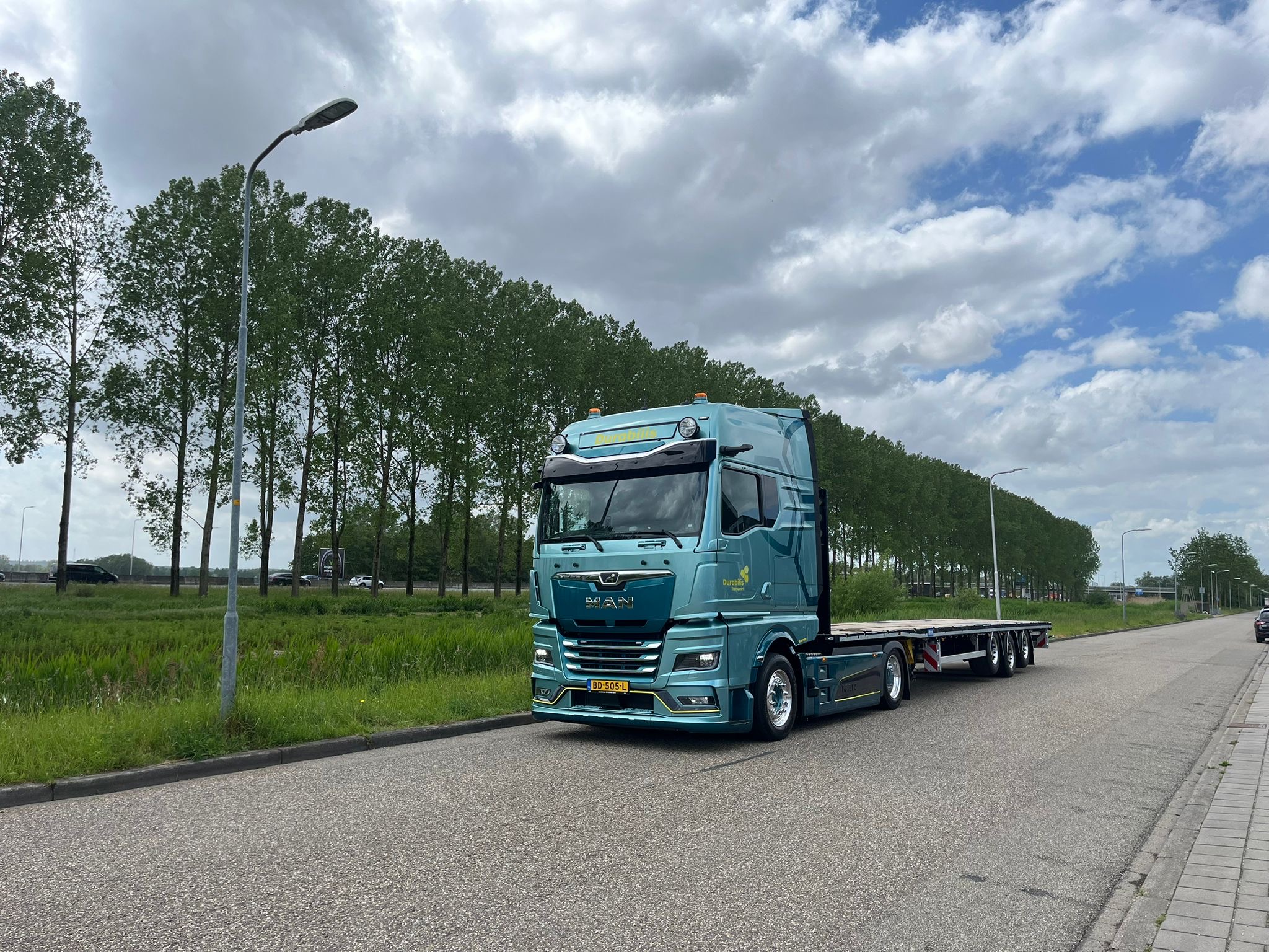 Nieuwe elektrische vrachtwagen durabilis transport
